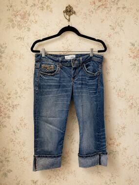 Maurices Womens 5/6 Denim Capri Jeans Cuffed Cropped Medium Wash Low Rise